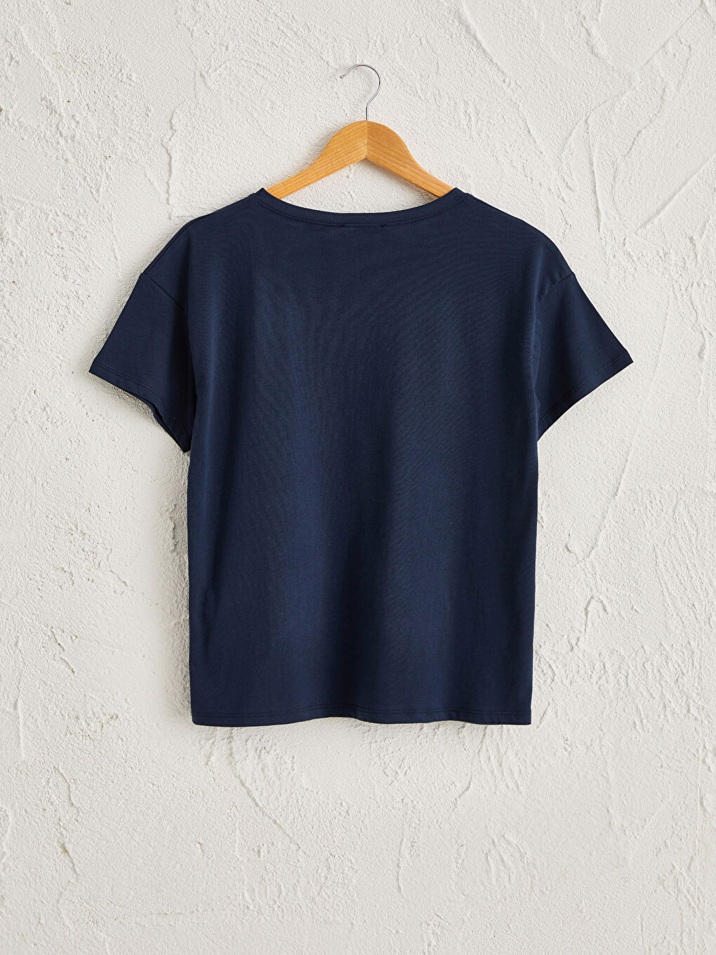 Siyah Bisiklet Yaka Kısa Kollu Kadın Tişört-4