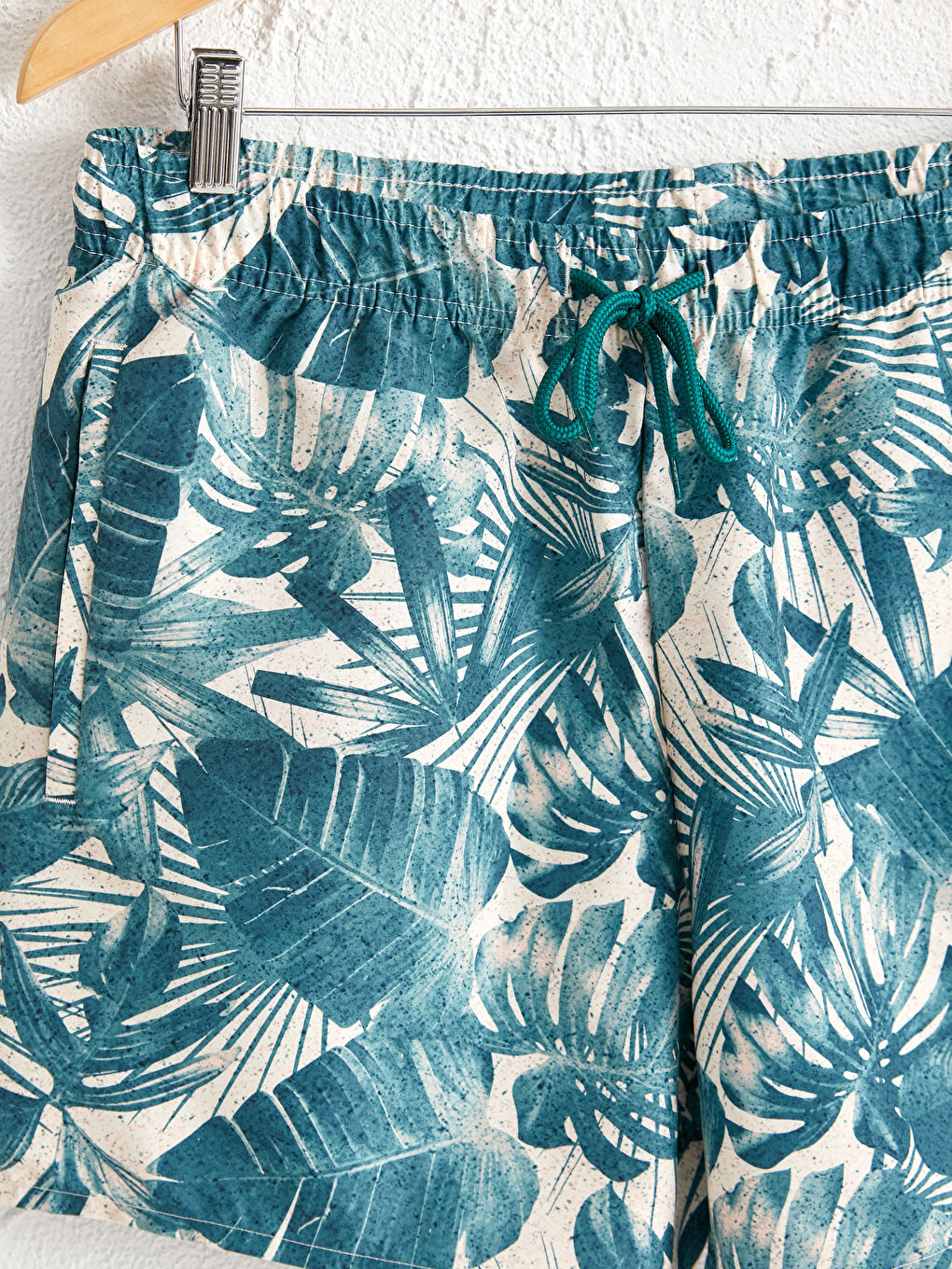 Yeşil Doğa Dostu Kısa Boy Baskılı Standart Kalıp Deniz Şortu-2