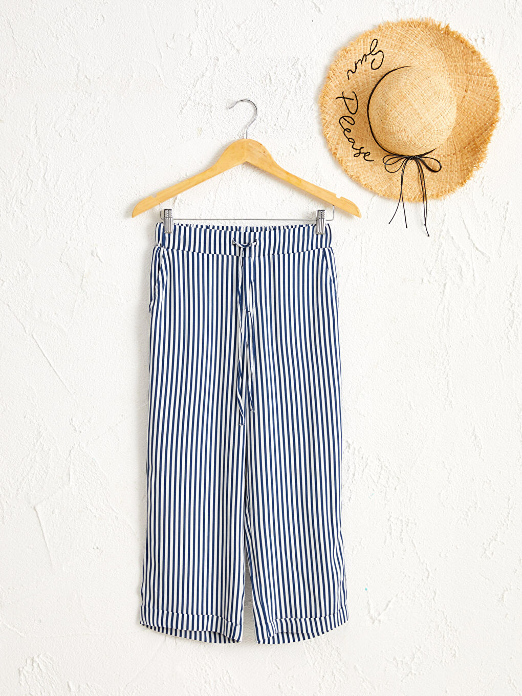 Elastic Waist Loose Leg Capri