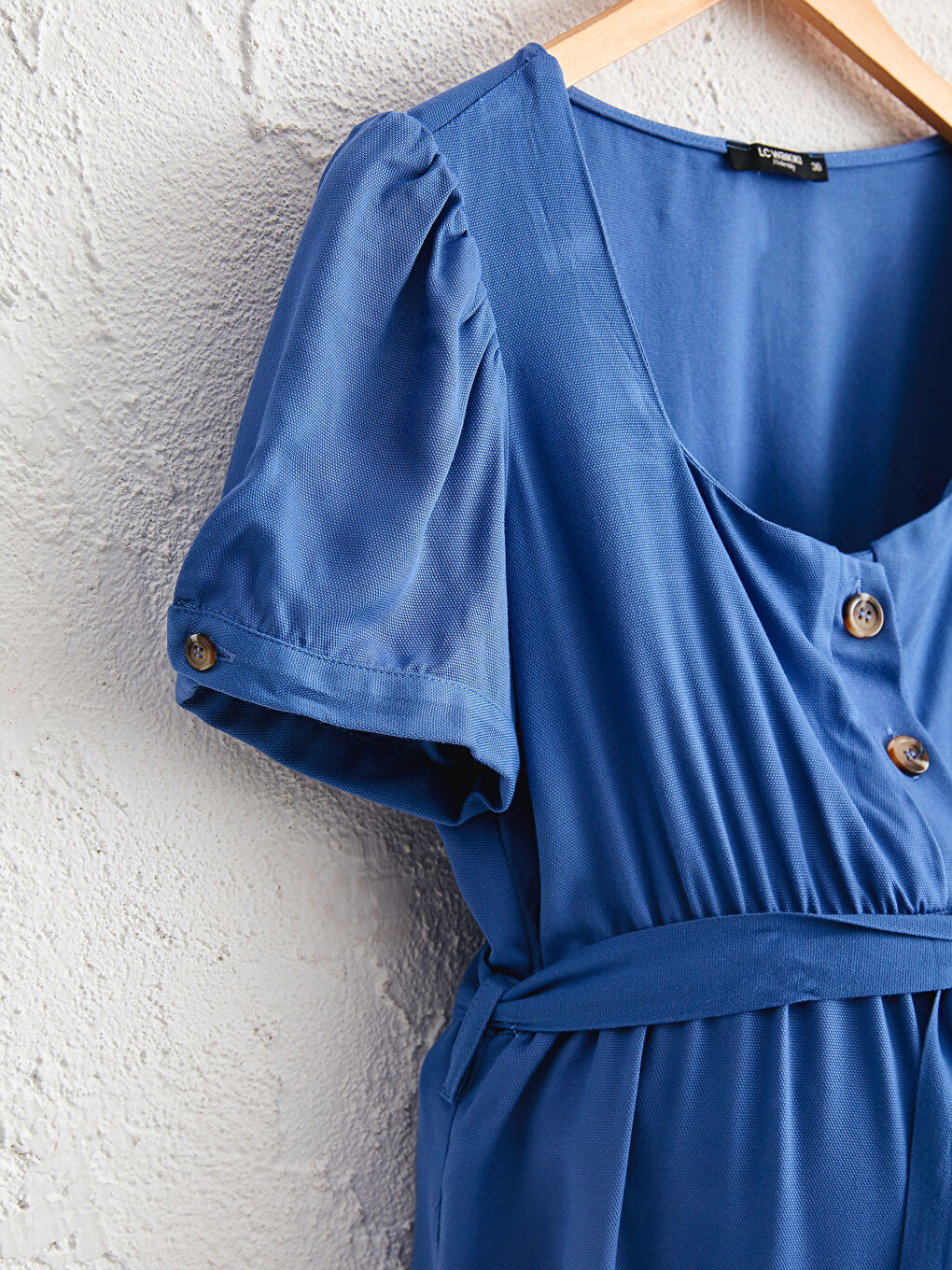 Kombinezon za trudnice od viskoze sa pojasom i kvadratnom kragnom-3