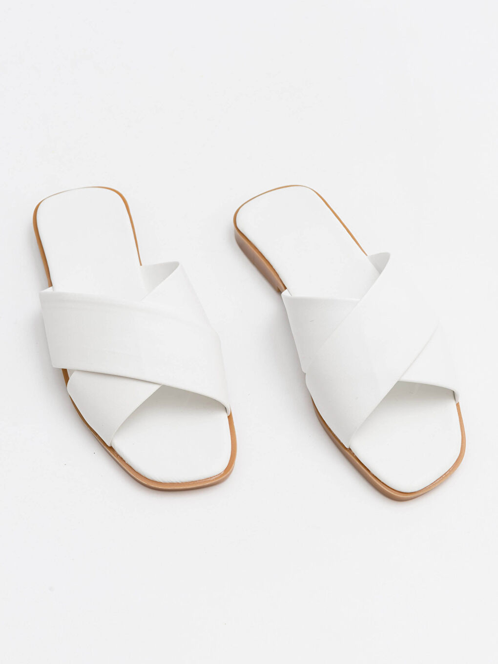 Beyaz Kadın Çapraz Bantlı Terlik