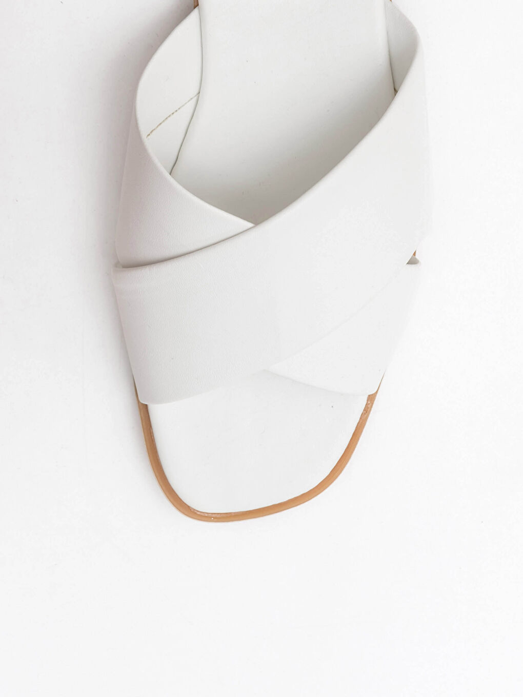 Beyaz Kadın Çapraz Bantlı Terlik-5