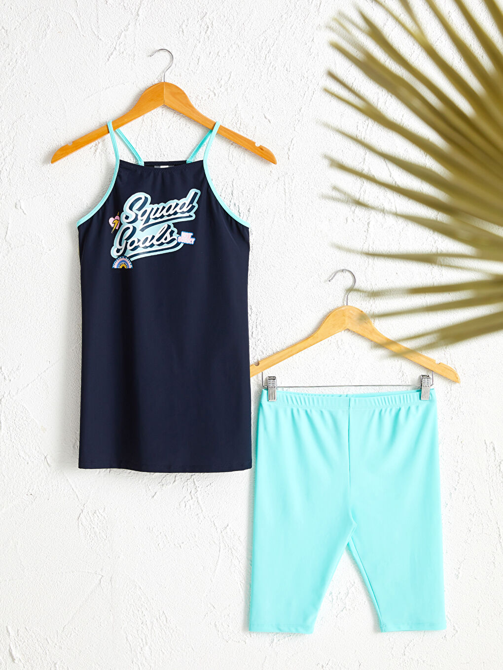 Yeşil Halter Yaka Standart Fit Askılı Genç Havuz Mayosu