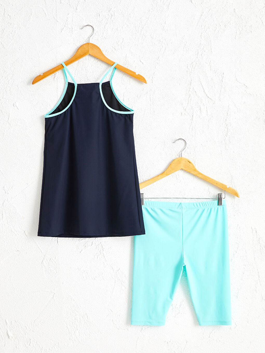 Yeşil Halter Yaka Standart Fit Askılı Genç Havuz Mayosu-1