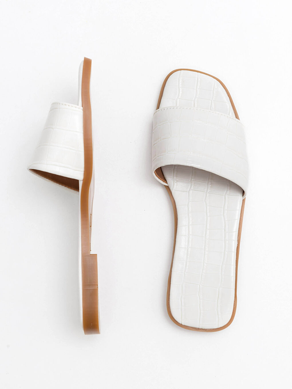 Beyaz Kadın Deri Görünümlü Terlik-2