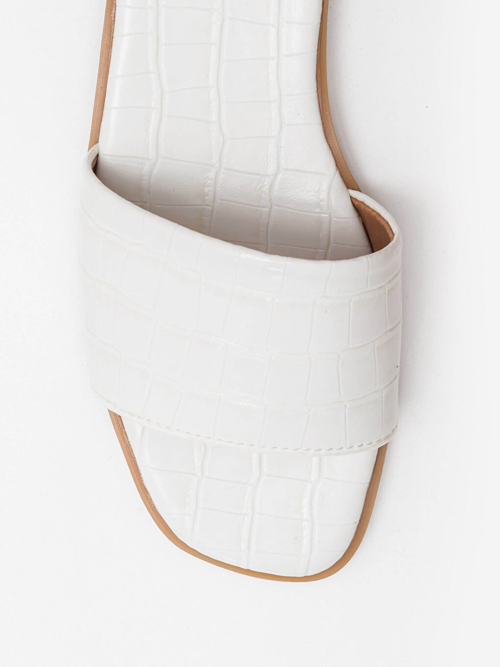 Beyaz Kadın Deri Görünümlü Terlik-5