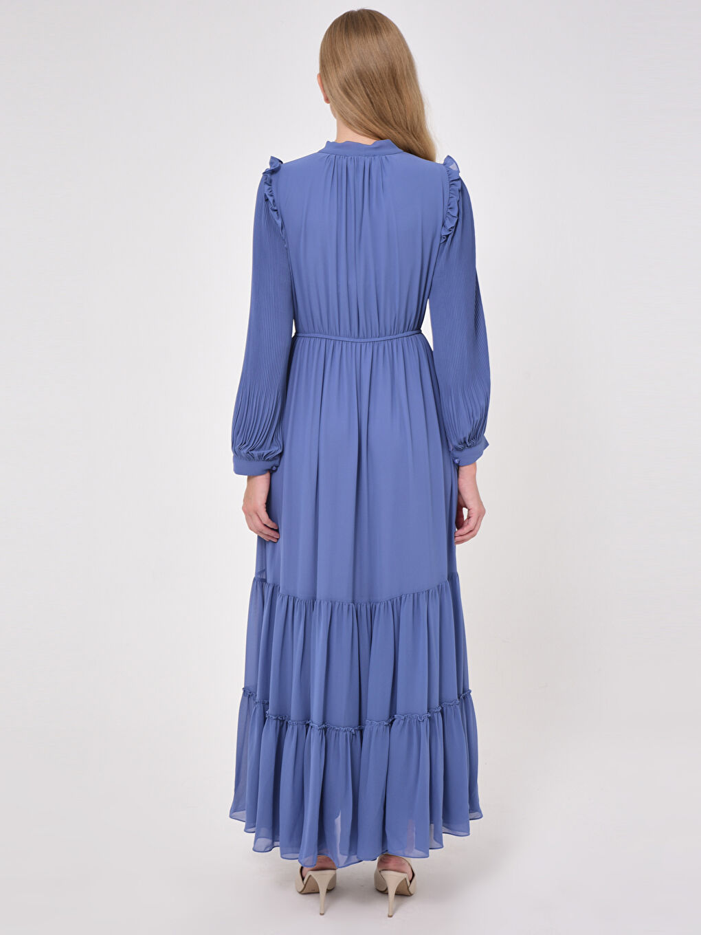 فستان سهرة طويل بتفاصيل كشكشة-2