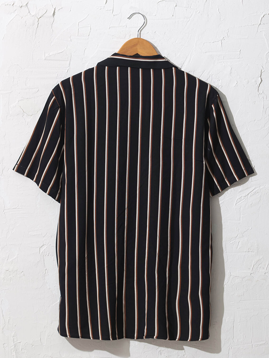 Siyah Çizgili Viskon Gömlek-1