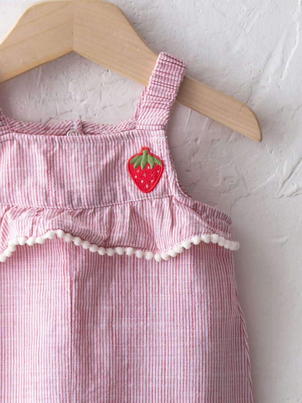 Kırmızı Askılı Kare Yaka Çizgili Pamuklu Kız Bebek Tulum-2