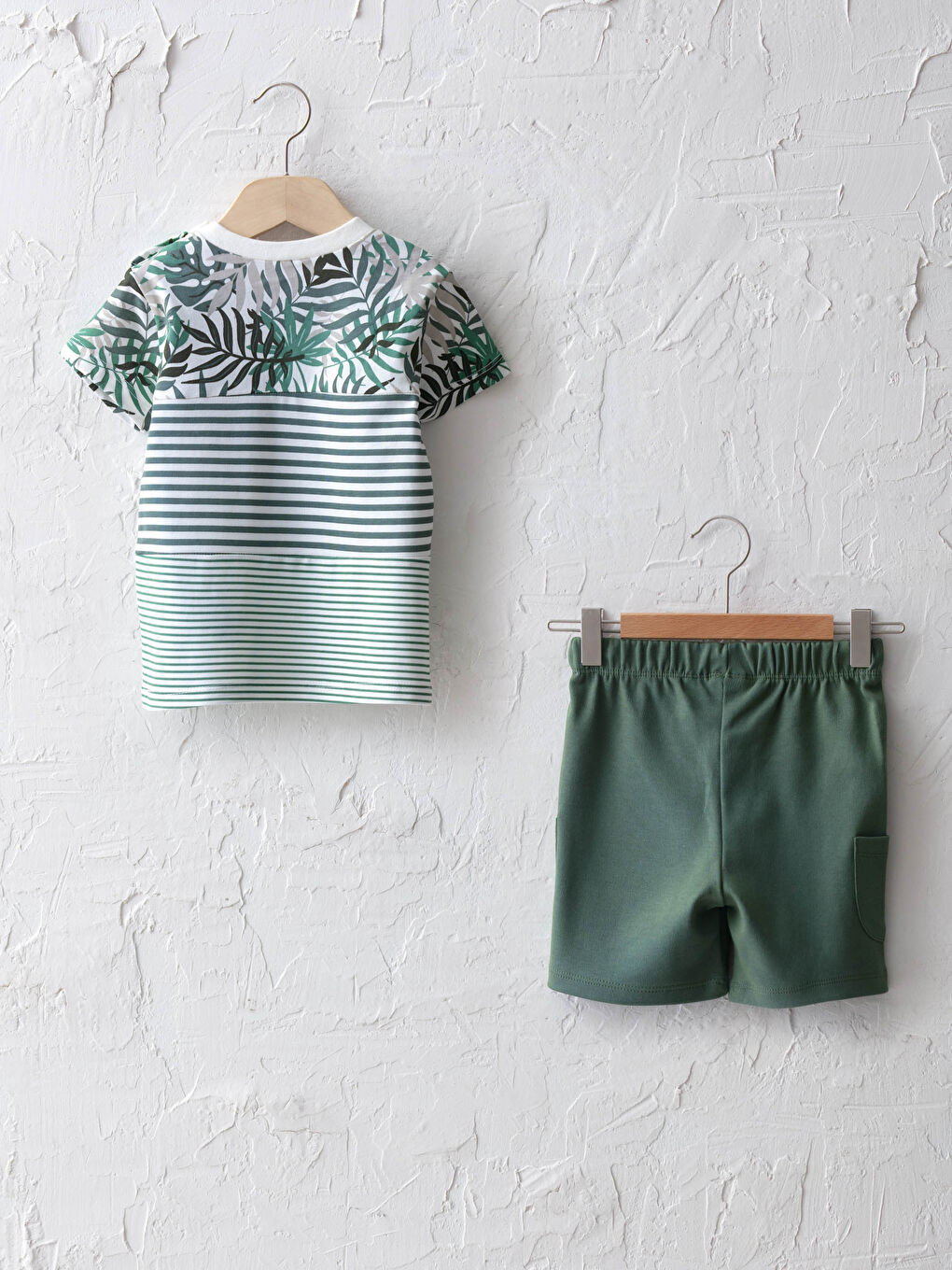 تيشيرت بأكمام قصيرة وياقة دائرية مطبوع قطن وشورت طقم قطعتين للأولاد الرضع-1