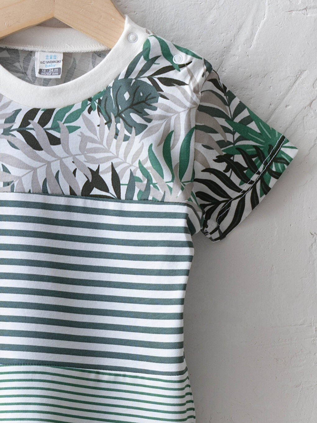 تيشيرت بأكمام قصيرة وياقة دائرية مطبوع قطن وشورت طقم قطعتين للأولاد الرضع-2