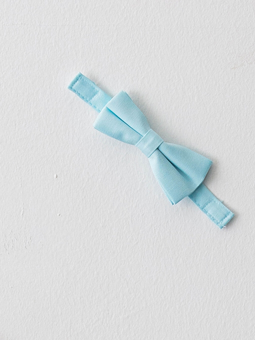 قميص قطن مطبوع بأكمام طويلة للأولاد الرضع مع ربطة عنق على شكل فراشة - طقم من قطعتين-2