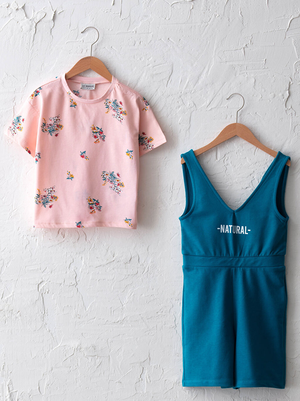 Tiskana dječja majica i kratki kombinezon-1