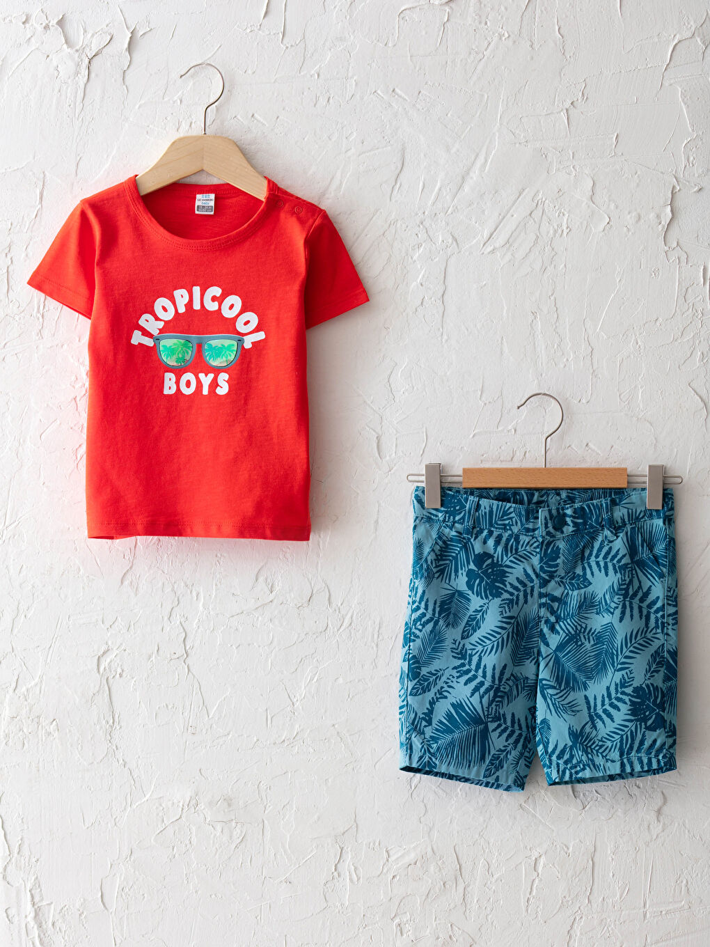 LCW baby Rundhalsausschnitt Kurzarm Bedrucktes Baumwoll-T-Shirt und Shorts 2-teiliges Set -S15881Z1-GPU