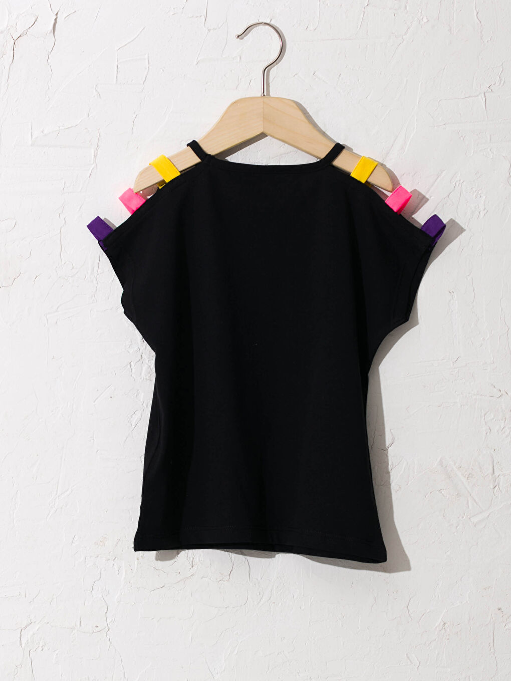 تيشيرت بناتي بكتف مكشوف وطبعة-1