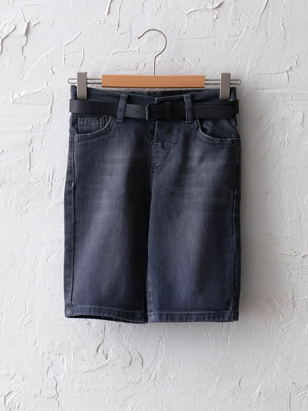 Short en jean garçon basique avec ceinture
