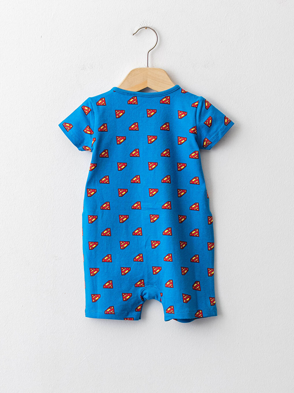 LCW baby Crew Neck Short Sleeve Superman Printed Cotton Baby Boy Jumpsuit -S17894Z1-H8J