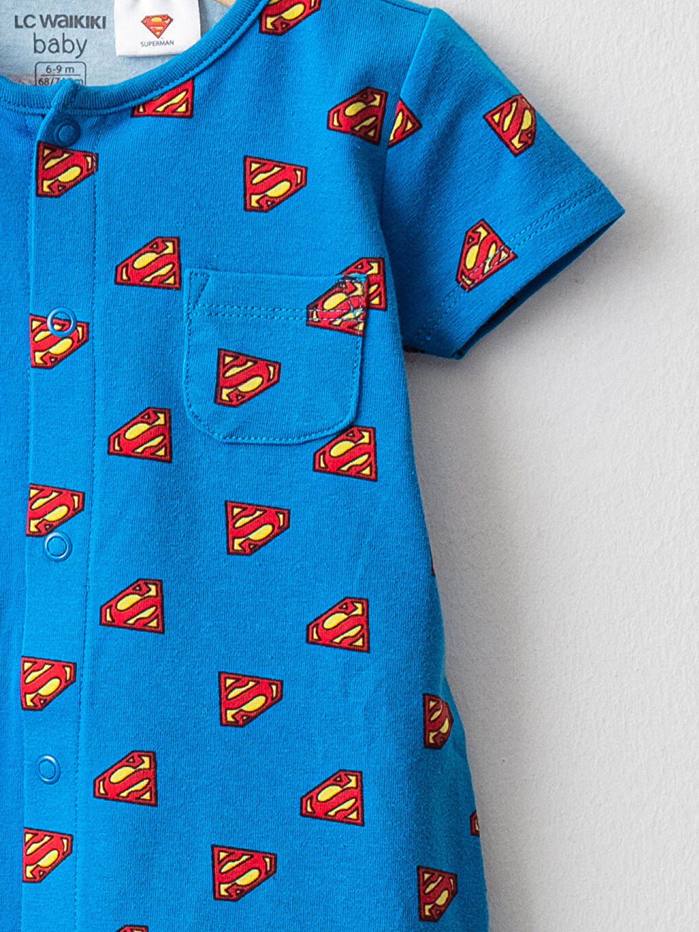 LCW baby Crew Neck Short Sleeve Superman Printed Cotton Baby Boy Jumpsuit -S17894Z1-H8J