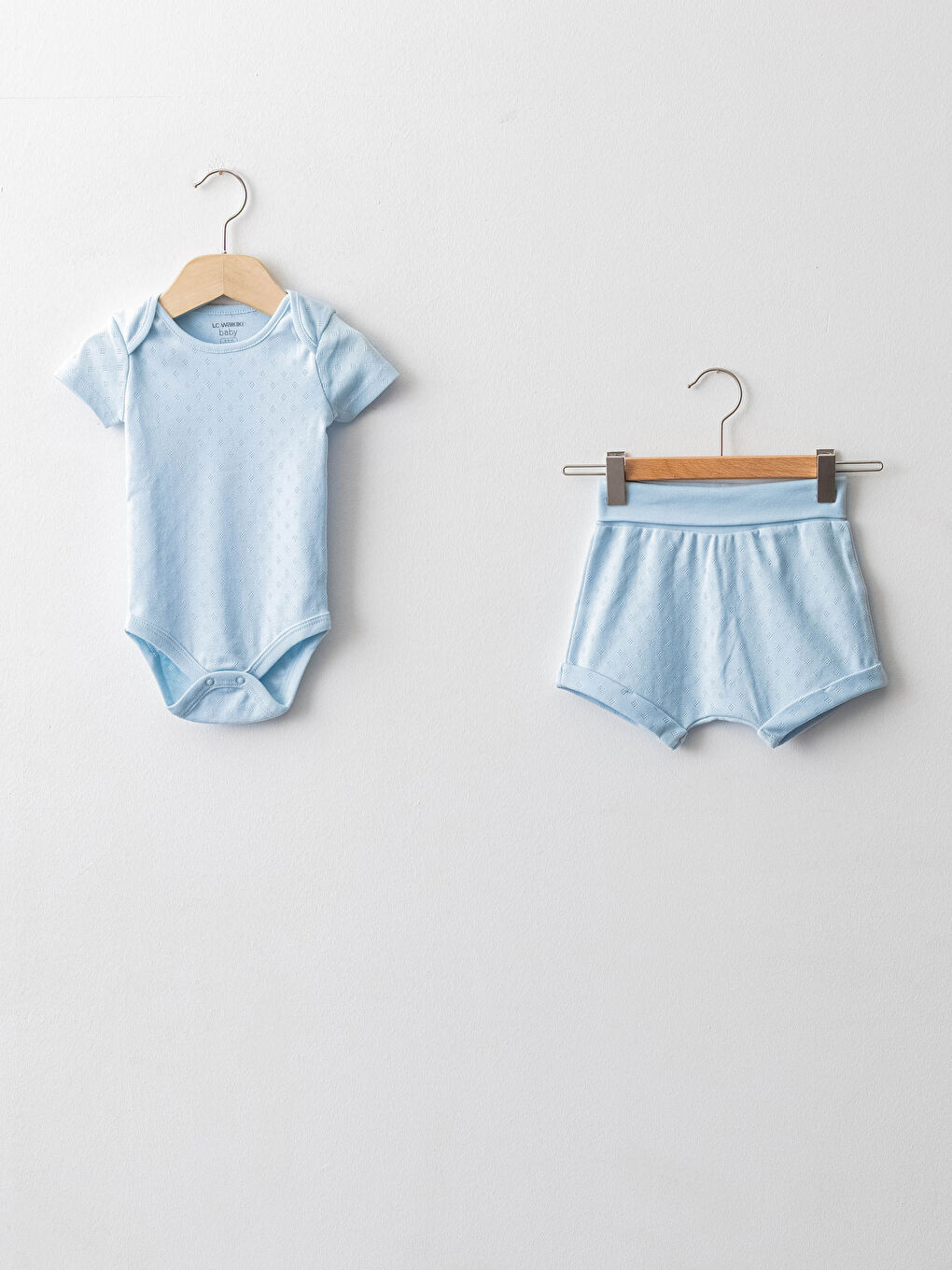 Crew Neck Short Sleeve Cotton Baby Boy Snap Snap Body and Shorts 2 Piece Set