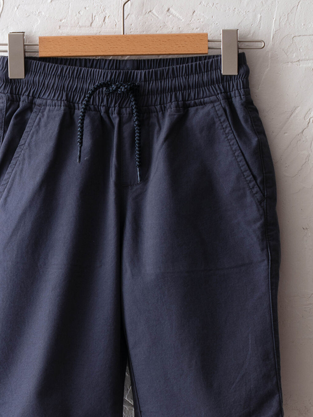 Short garçon basique en gabardine avec taille élastique-2