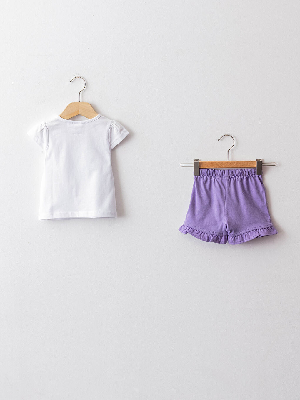 LCW baby Ensemble de pyjama en coton imprimé Daisy Duck à manches courtes et col rond pour bébé fille -S18692Z1-E5X