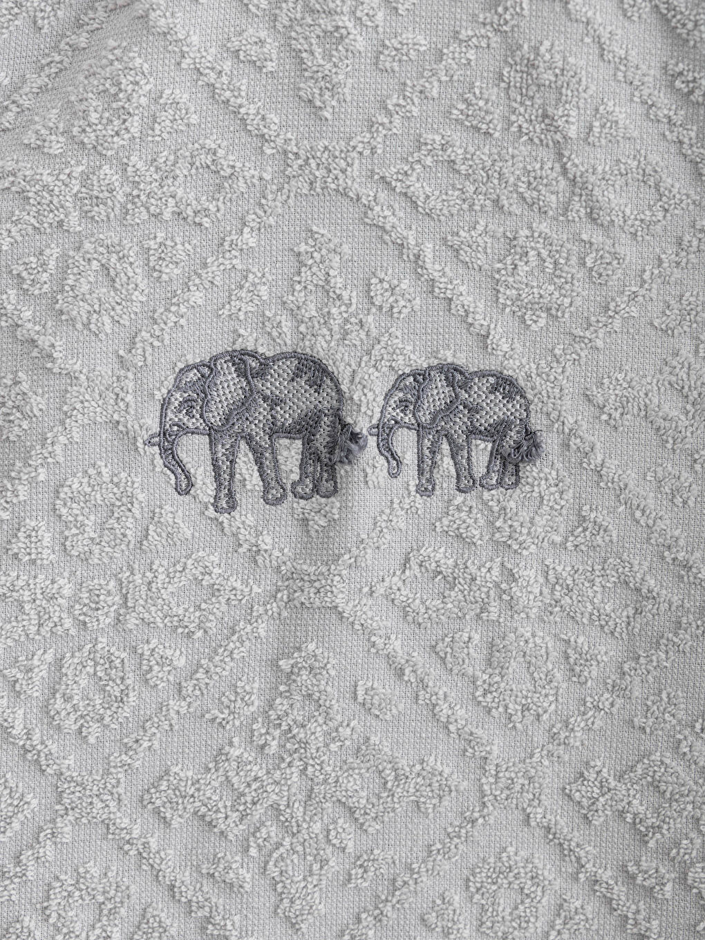 Gri Kapüşon Yaka Jakarlı Kadın Bornoz-3