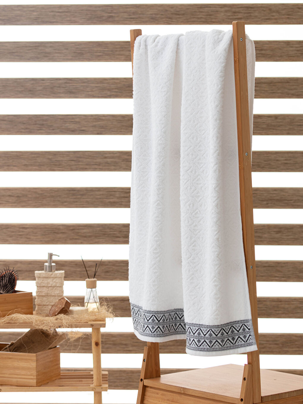 LCW HOME Jacquard Bath Towel -S1AJ04Z8-J5E