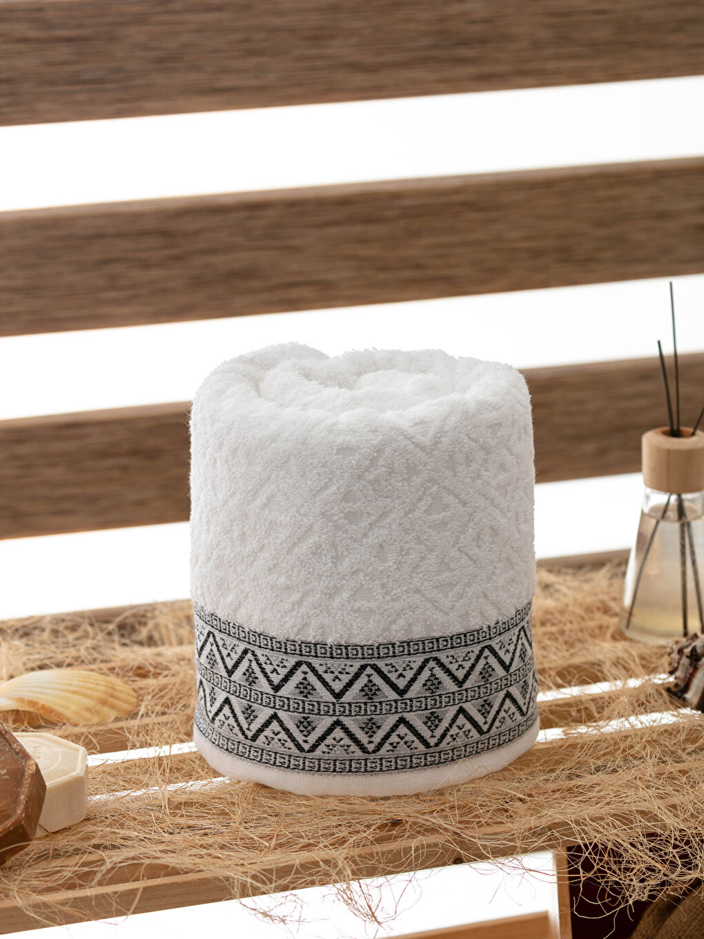 LCW HOME Jacquard Bath Towel -S1AJ04Z8-J5E
