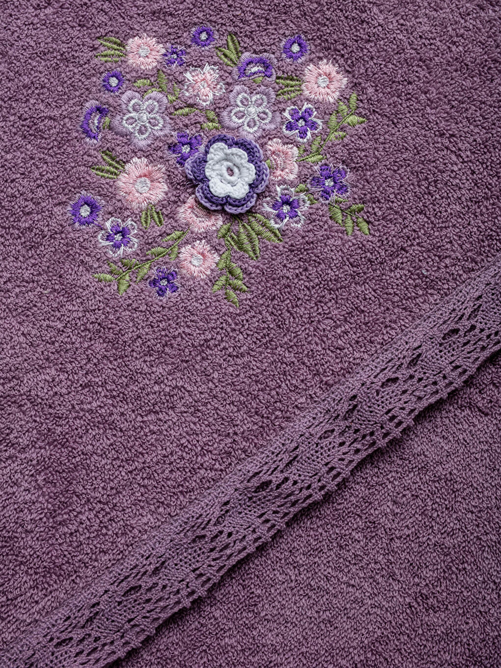Mor Dantel Detaylı Nakışlı Yüz Havlusu 50x80 cm-3