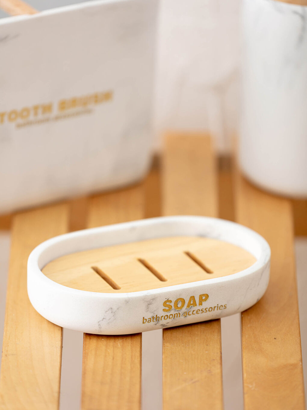 Фарфордан жасалған өрнексіз сабын диспенсері 12x8x2 см-1