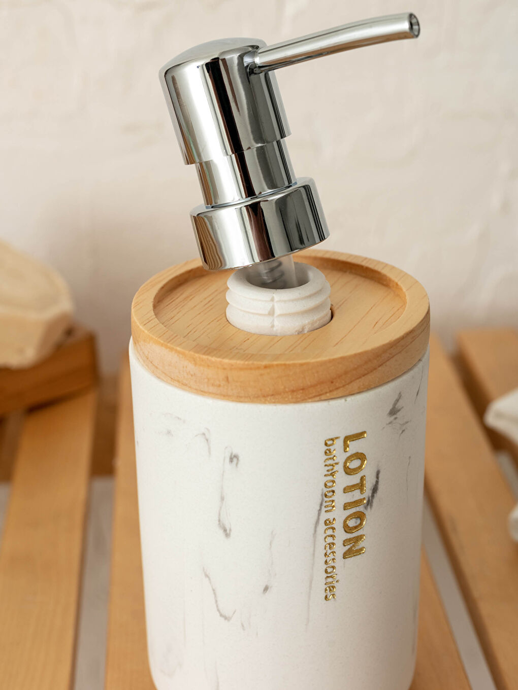 Porcelain Liquid Soap Dispenser 7x17 Cm-1