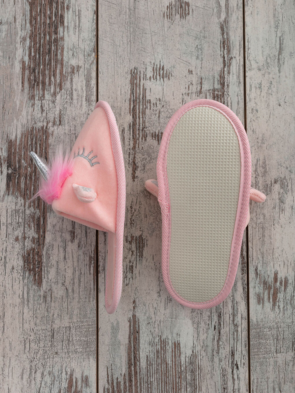 Дитячі домашні тапочки з аплікацією для дівчаток-2