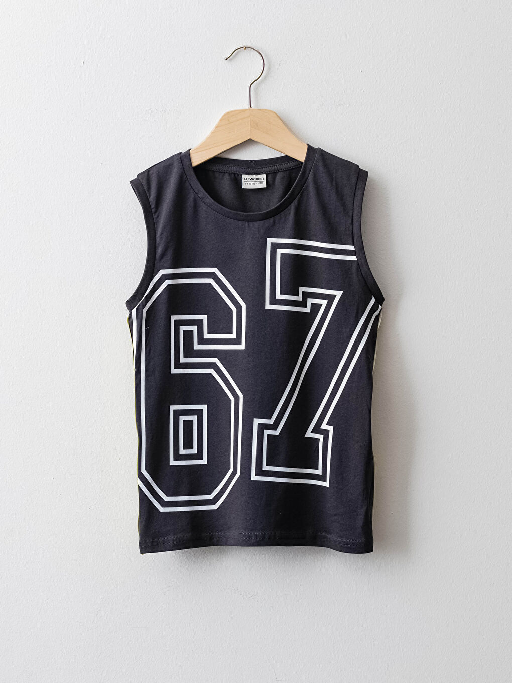 Хлопковая майка для мальчика с круглым вырезом и с принтом