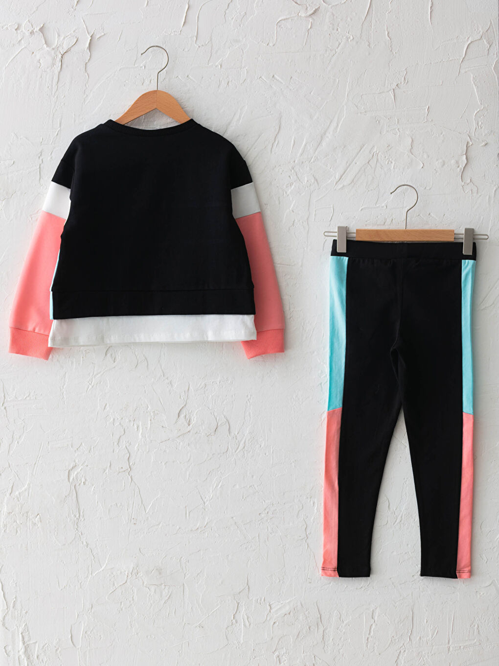 Siyah Bisiklet Yaka Yazı Baskılı Uzun Kollu Kız Çocuk Sweatshirt ve Tayt-1