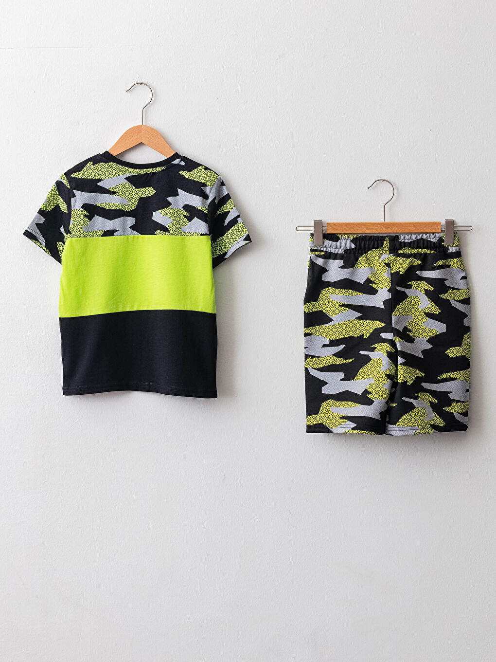 Ensemble T-Shirt et Short Garçon Col Rond Motif Camouflage Manches Courtes-1