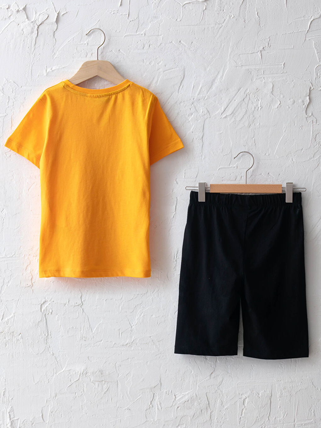 طقم بيجاما قصير كم بطبعة غارفيلد برقبة دائرية للأولاد-1