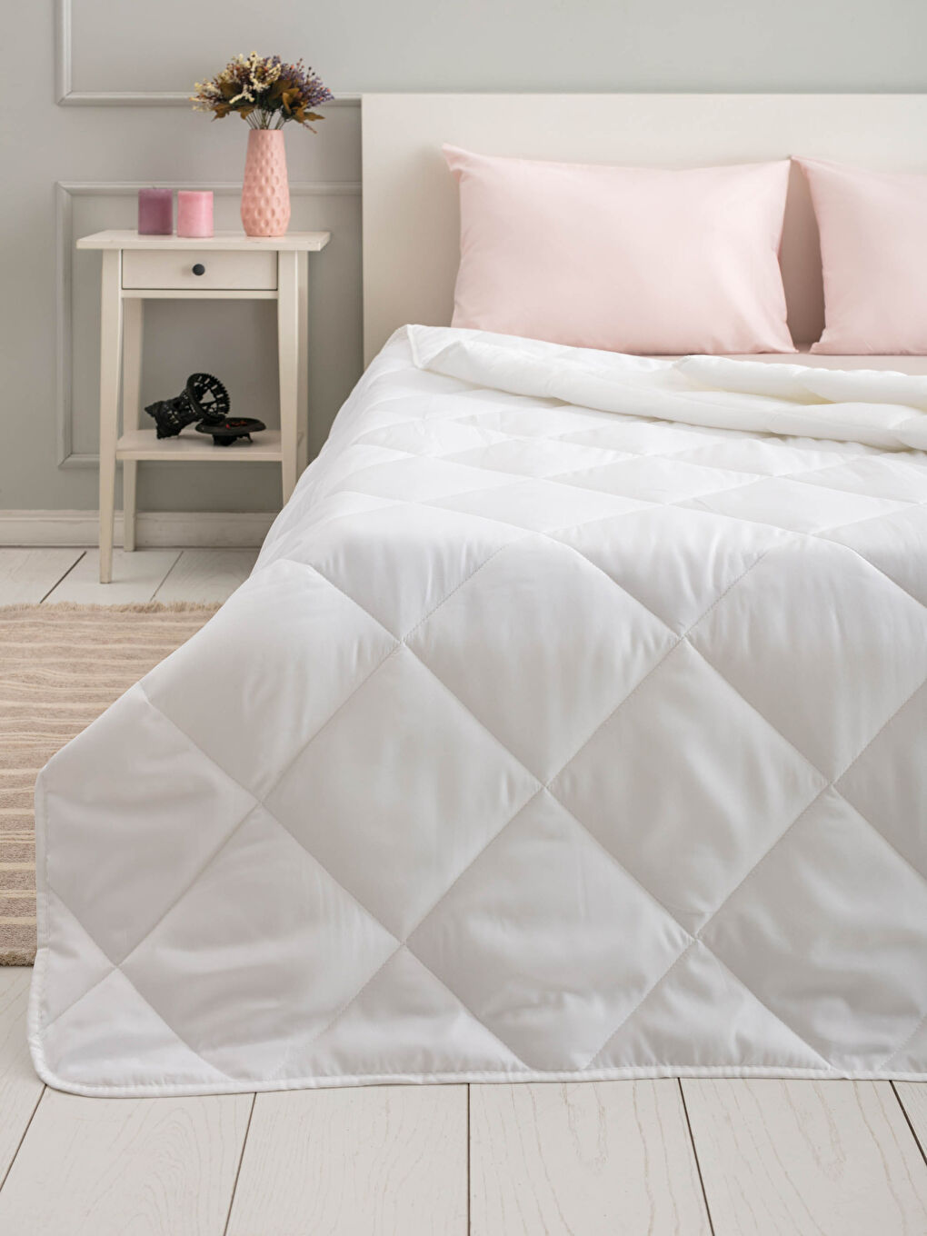 Beyaz Çift Kişilik İnce Yorgan 195x215 cm