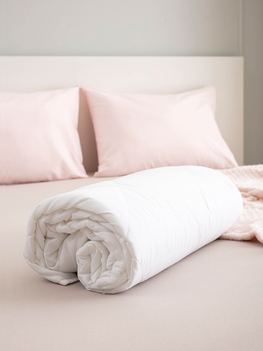 Beyaz Çift Kişilik İnce Yorgan 195x215 cm-1