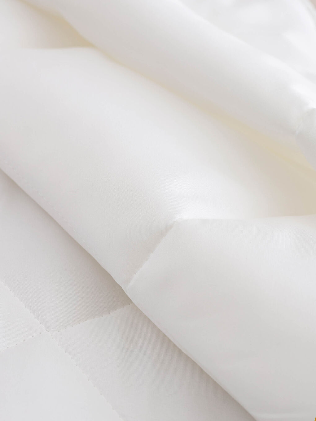 Beyaz Çift Kişilik İnce Yorgan 195x215 cm-2