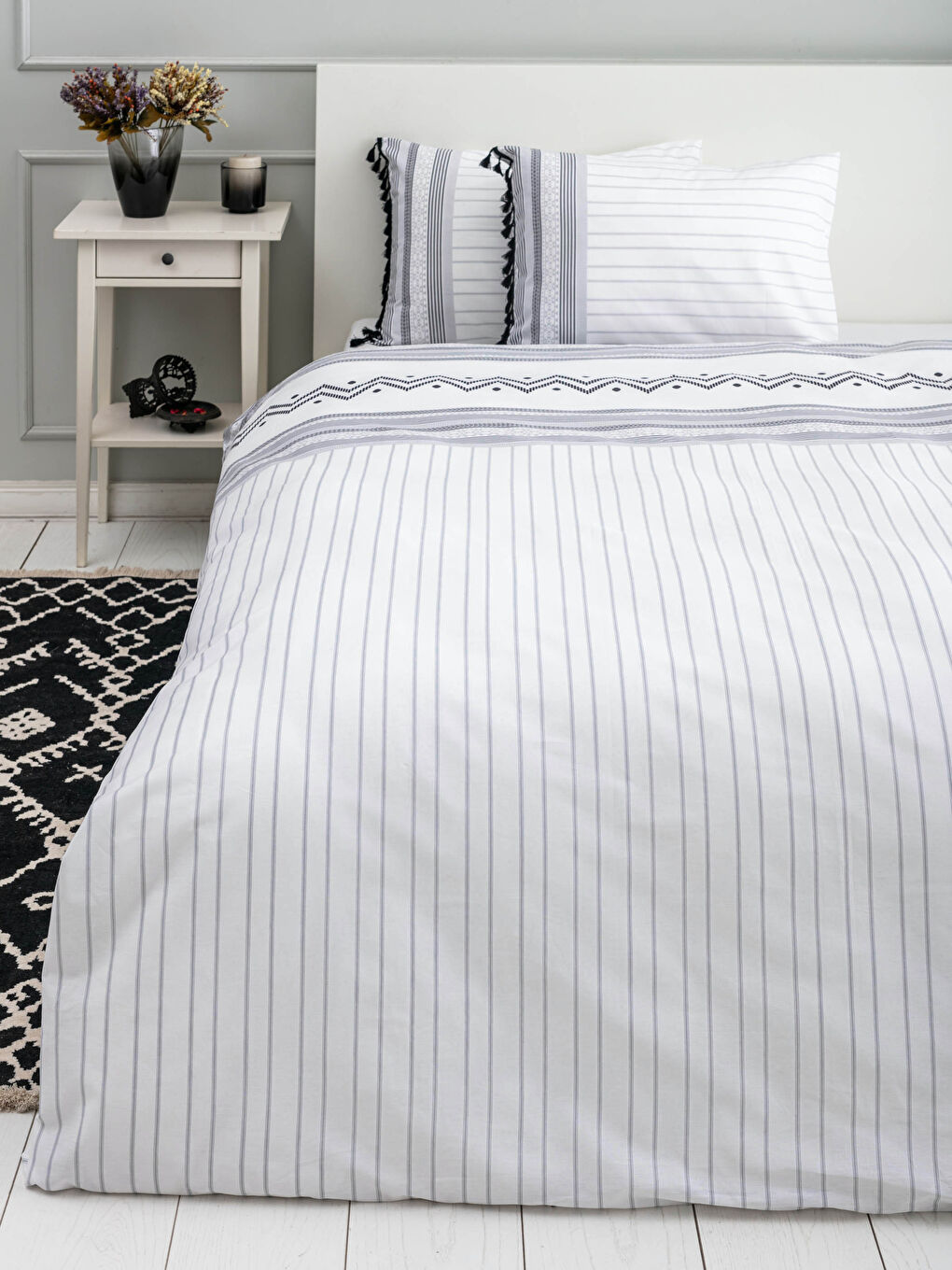 غطاء لحاف مزدوج مخطط وجهين وكيس مخدة