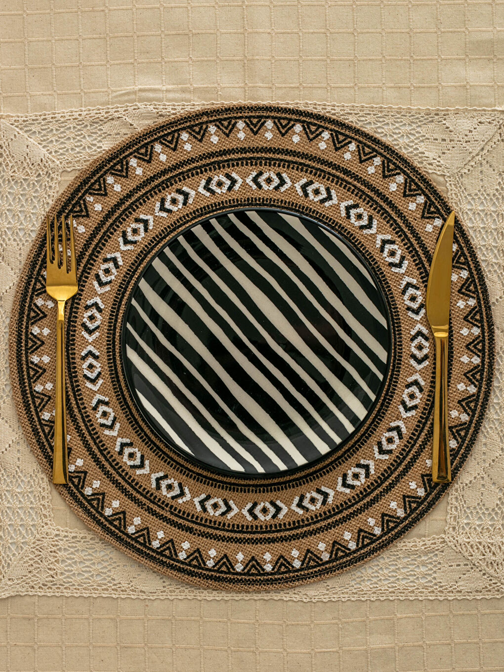 Siyah Seramik Desenli Pasta Tabağı-1