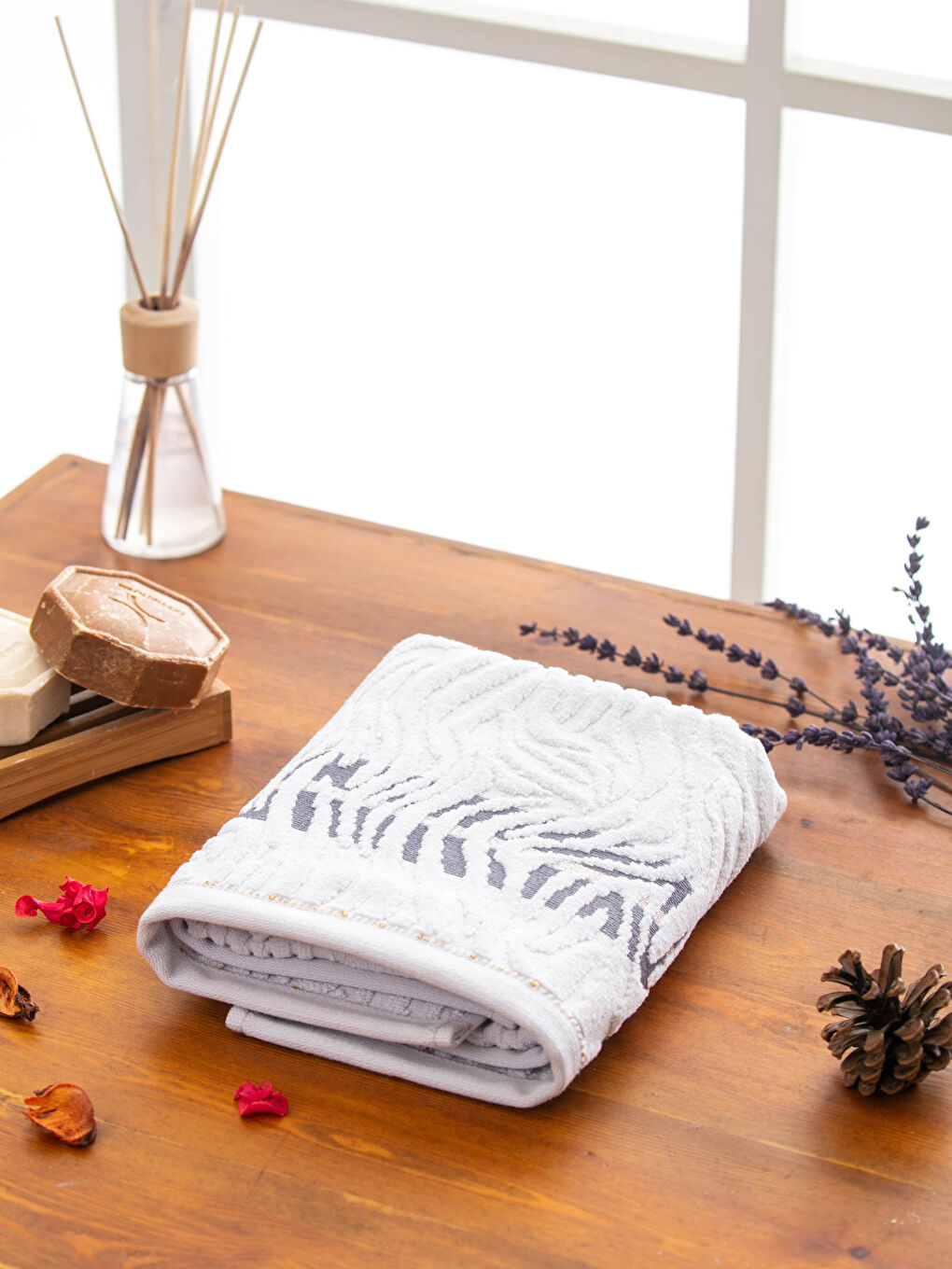 Gri Jakarlı Yüz Havlusu 50x80 cm