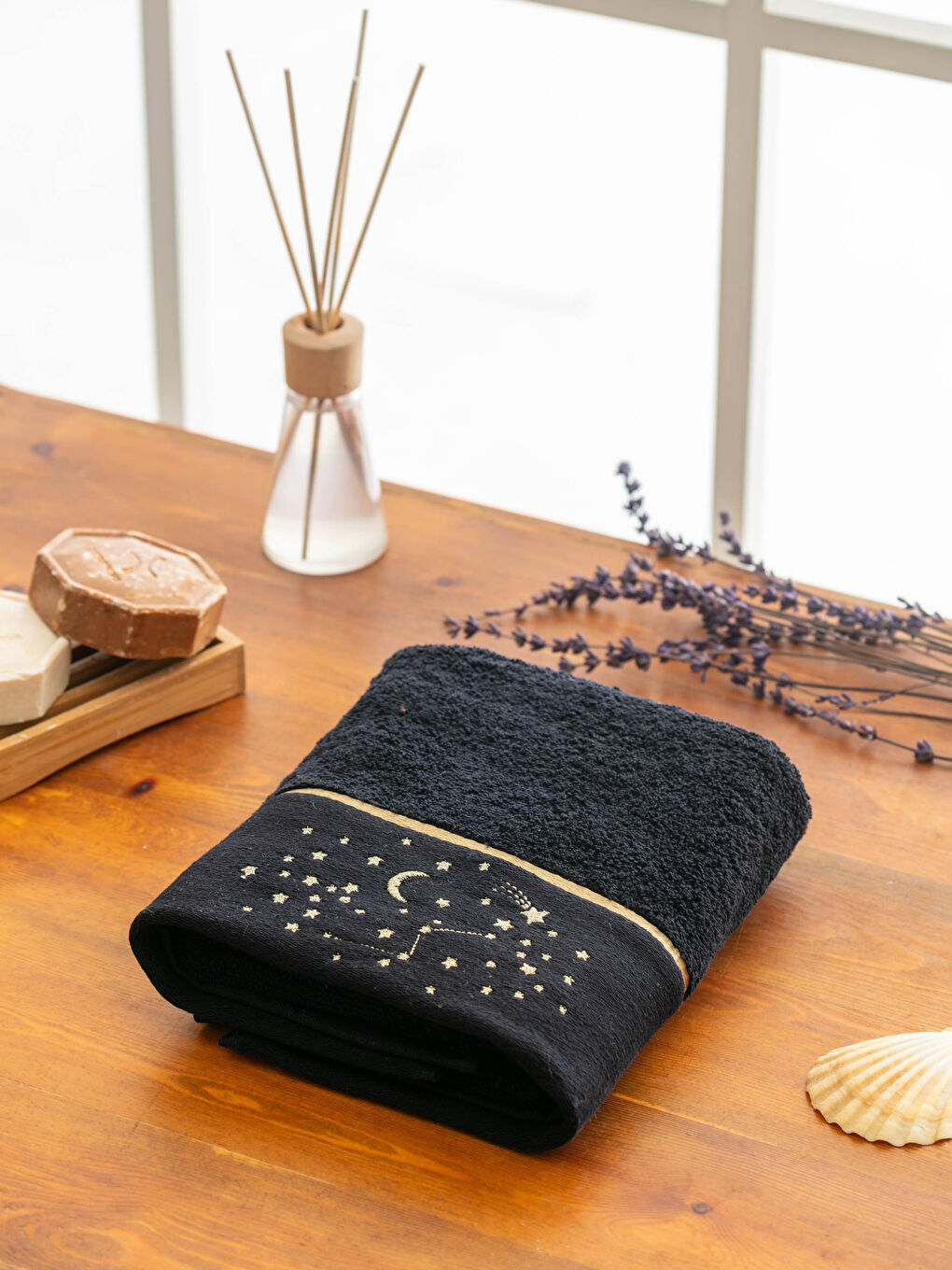 Siyah Simli Yüz Havlusu