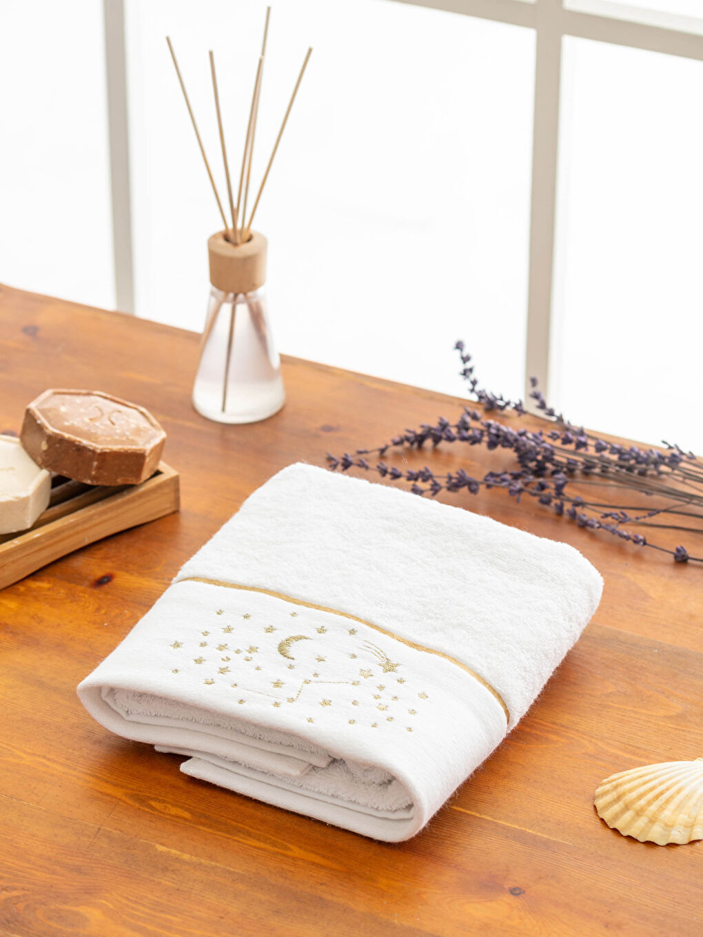 Beyaz Simli Yüz Havlusu 50x80 cm