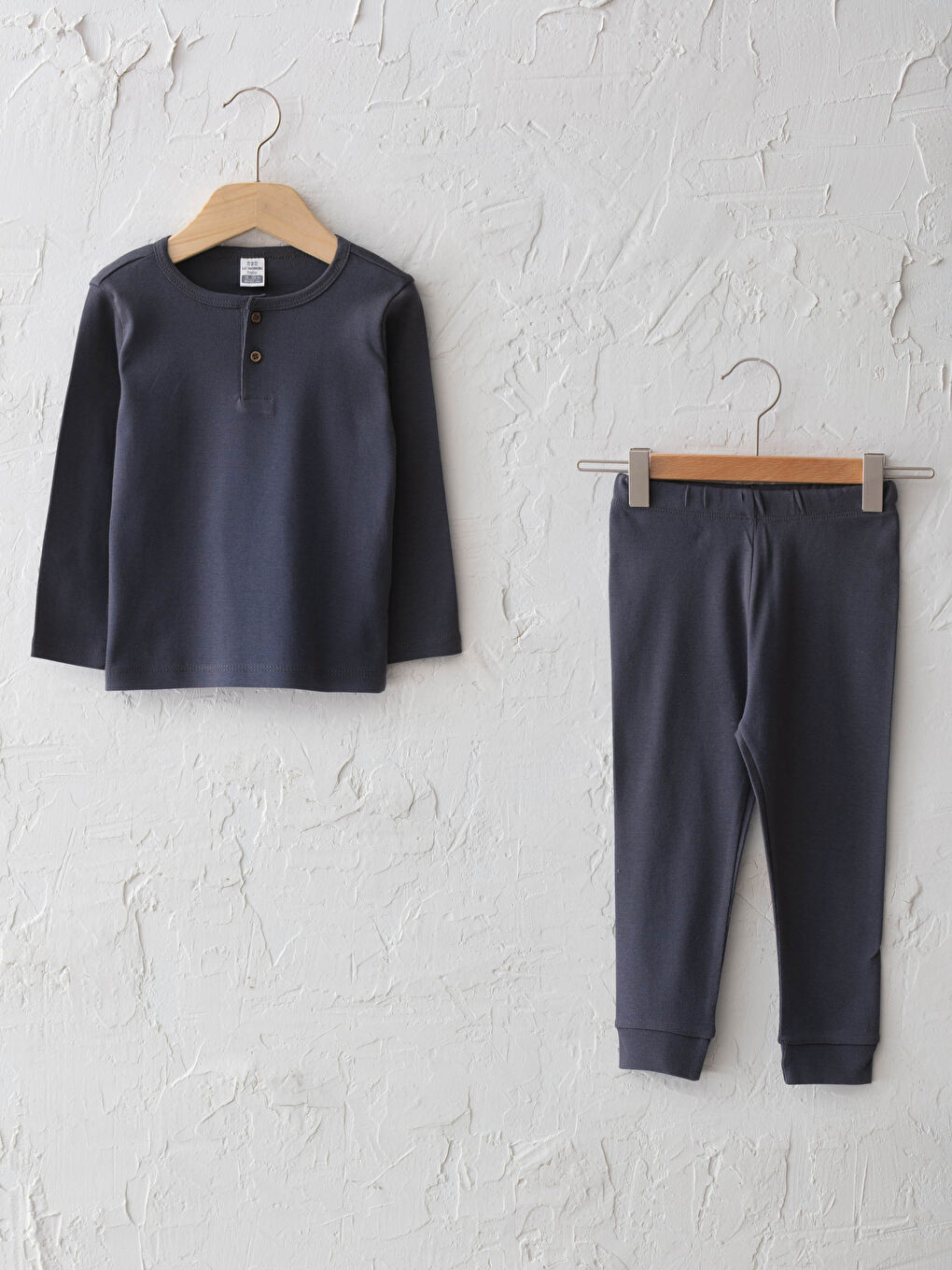 Gri Bisiklet Yaka Uzun Kol Basic Erkek Bebek Pijama Takımı