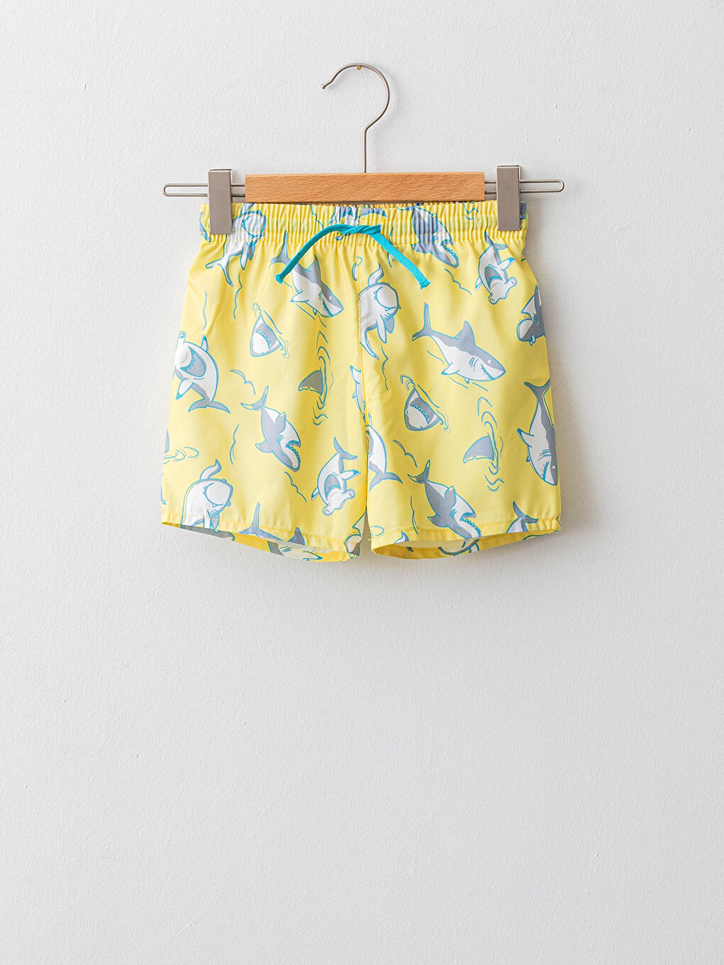 Sarı Beli Lastikli Baskılı Erkek Bebek File Detaylı Deniz Şortu