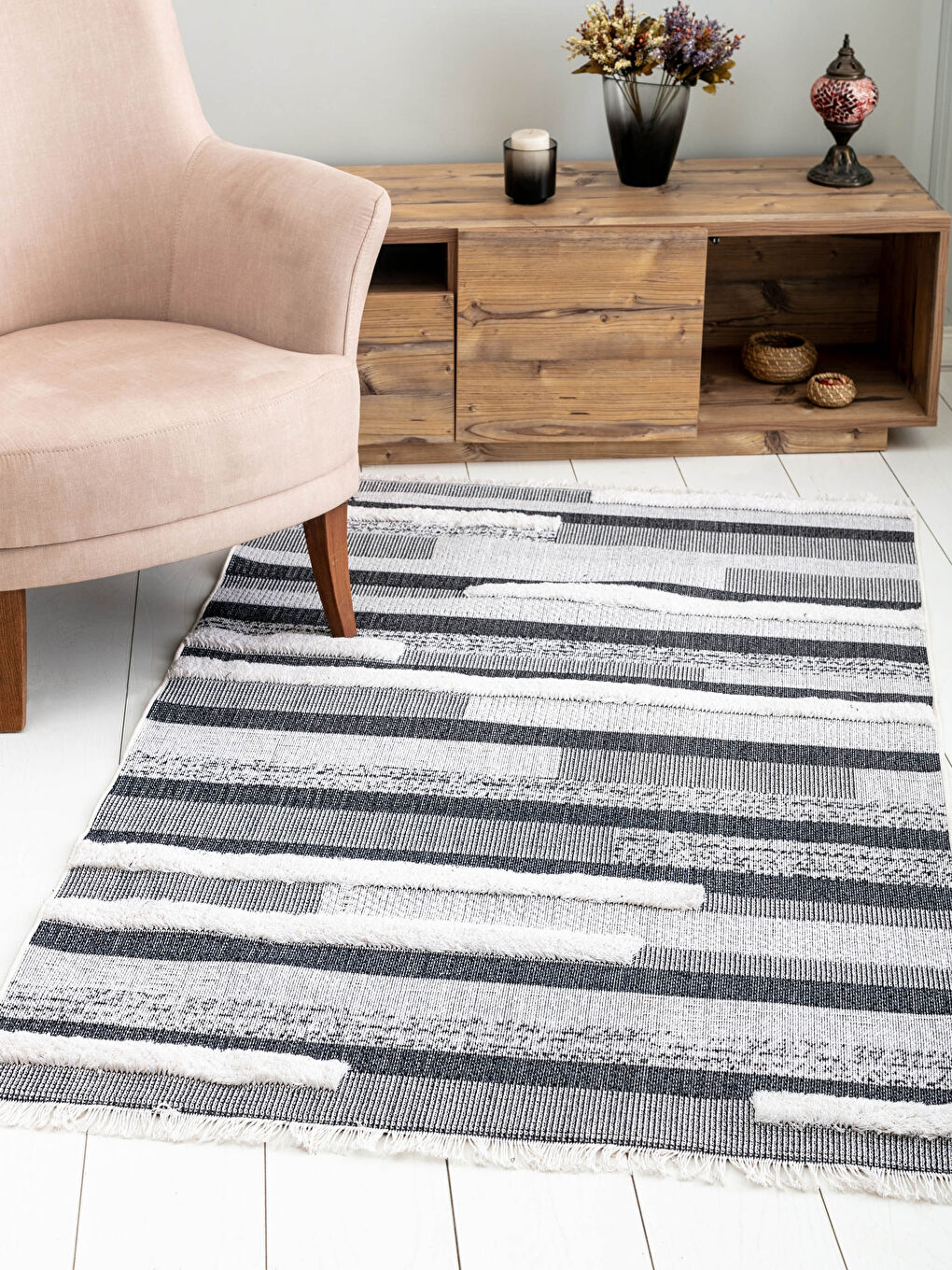 Fringed Jacquard Carpet 120x180 Cm