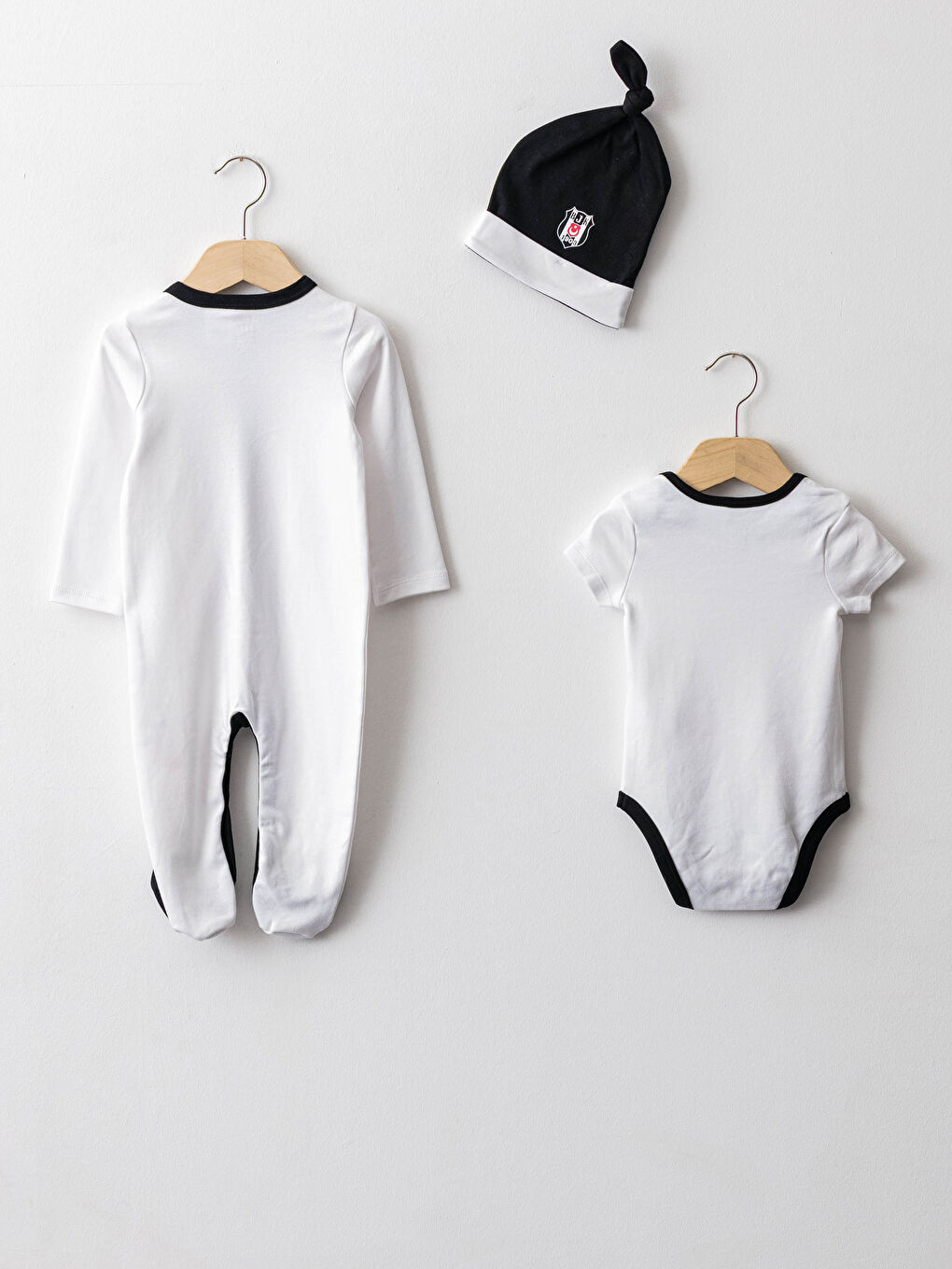 LCW baby Beyaz Beşiktaş Baskılı Pamuklu Unisex Bebek Taraftar Takım 3'lü - 1