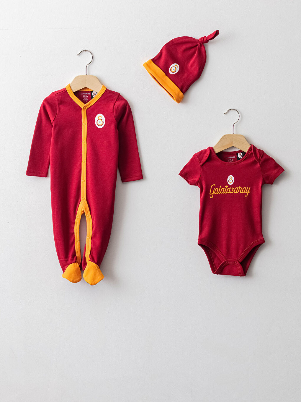 Kırmızı Galatasaray Baskılı Pamuklu Unisex Bebek Taraftar Takım 3'lü