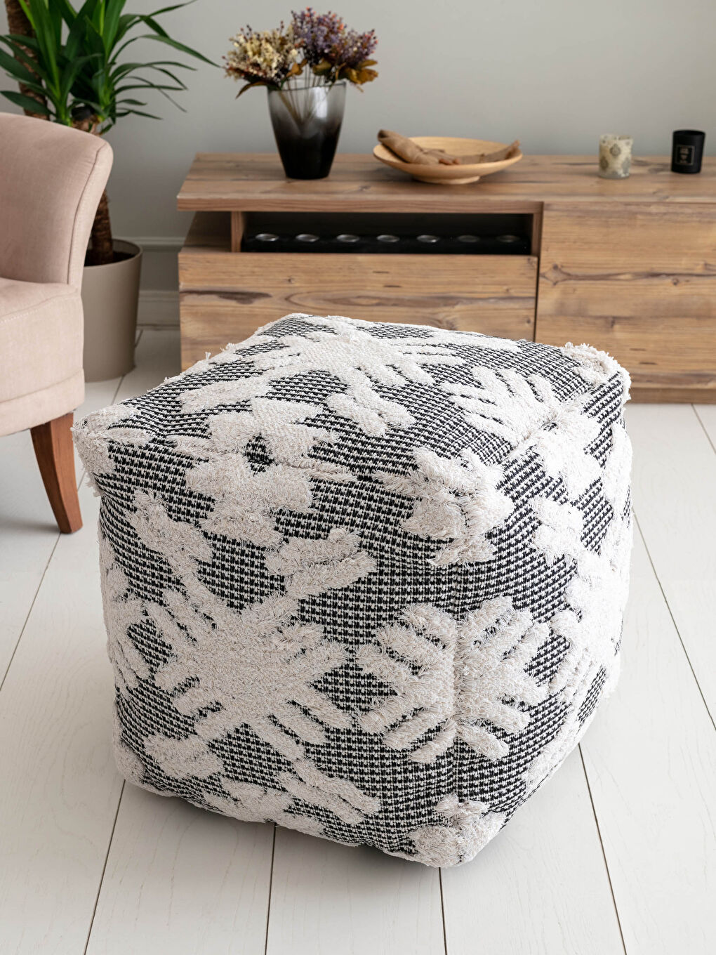 LCW HOME Embroidery Patterned Pouf 50x50 Cm -S1FM95Z8-F9C